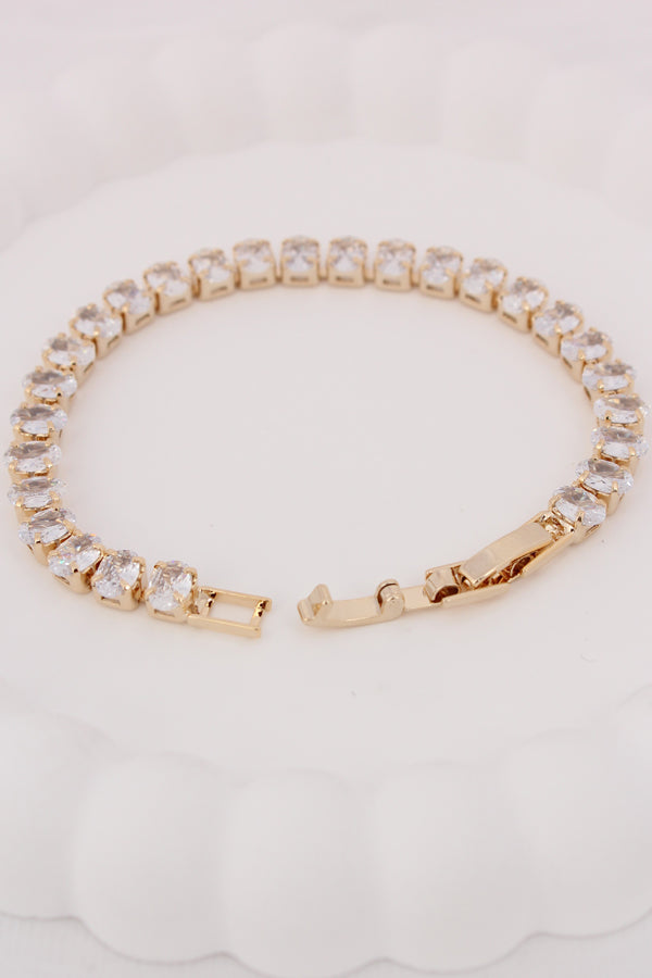 A Timeless Beauty Bracelet With Gold Colour Stones (BR026-GO)