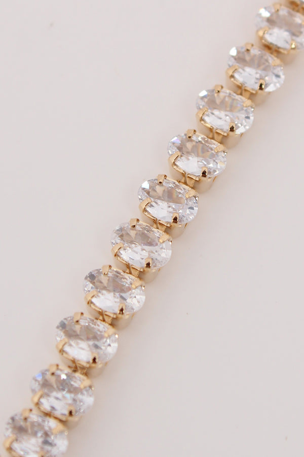 A Timeless Beauty Bracelet With Gold Colour Stones (BR026-GO)