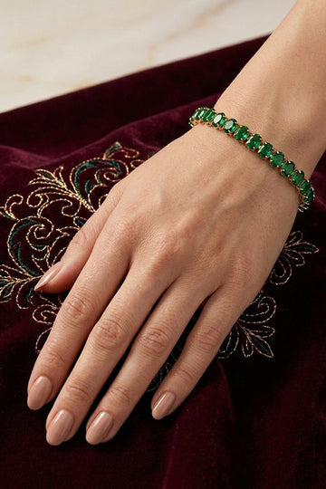 A Timeless Beauty Bracelet With Green Colour Stones (BR026-G)