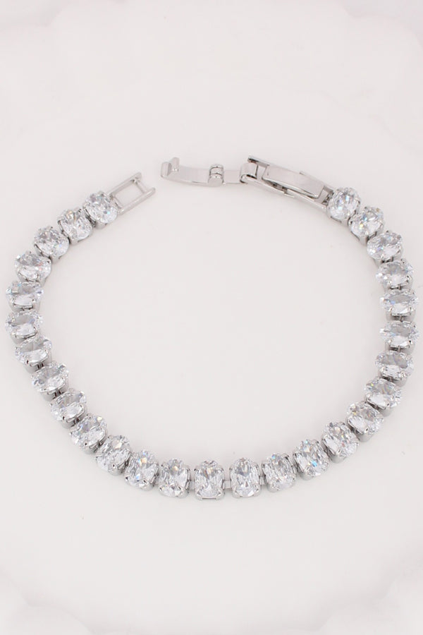 A Timeless Beauty Bracelet With Silver Colour Stones (BR026-S)