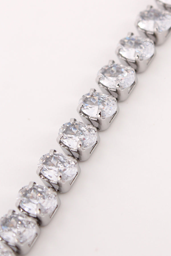 A Timeless Beauty Bracelet With Silver Colour Stones (BR026-S)