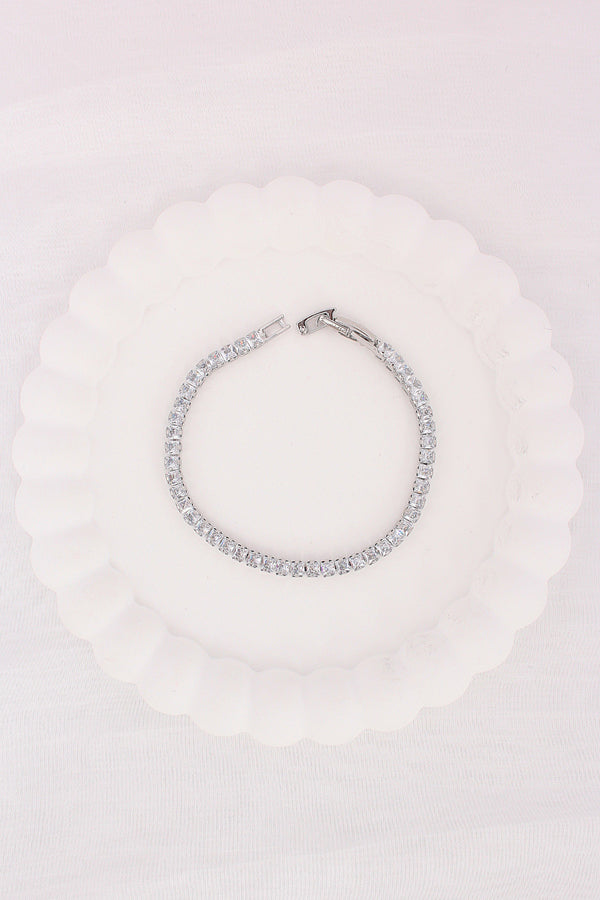An Elegant Beauty Tennis Bracelet Filled With Stones In Silver Polish (BR027-S)