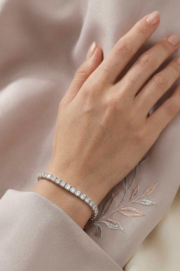 An Elegant Beauty Tennis Bracelet Filled With Stones In Silver Polish (BR027-S)