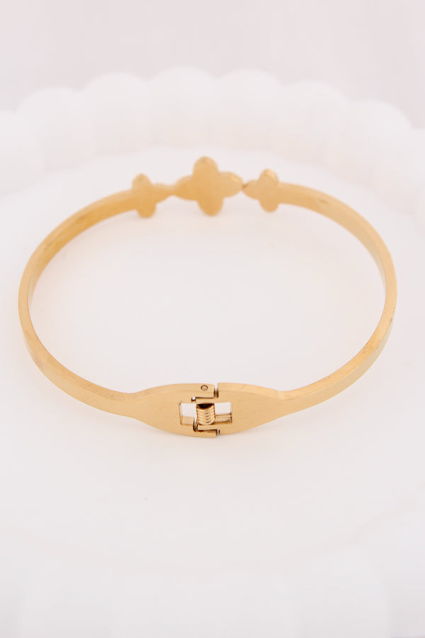 Anti Tarnish Bangle With Center Design (BA027)
