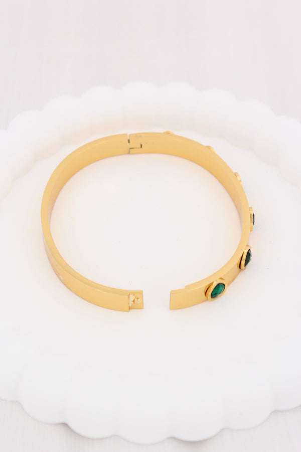 Anti Tarnish Gold Bangle With Green Hearts (BA038-G)