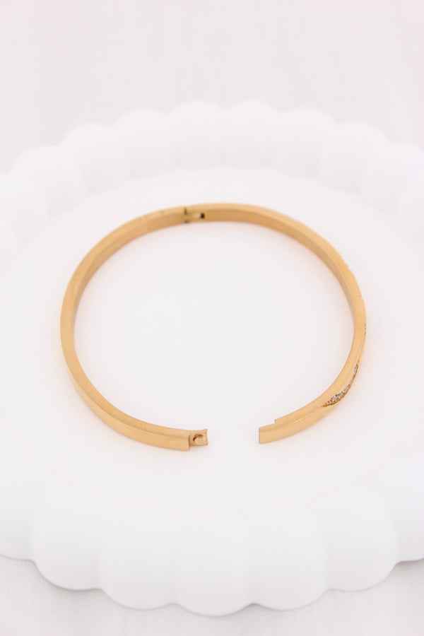 Anti Tarnish Gold Bangle With Waves And Stones (BA009)
