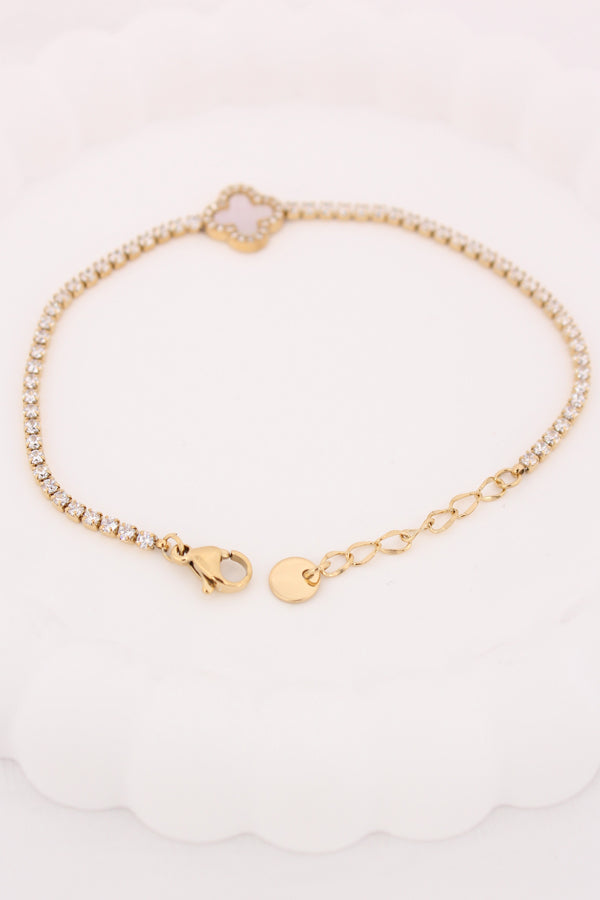 Bracelet In Simple Beauty With Clover Pendant Attached In Gold Colour (BR012-G)