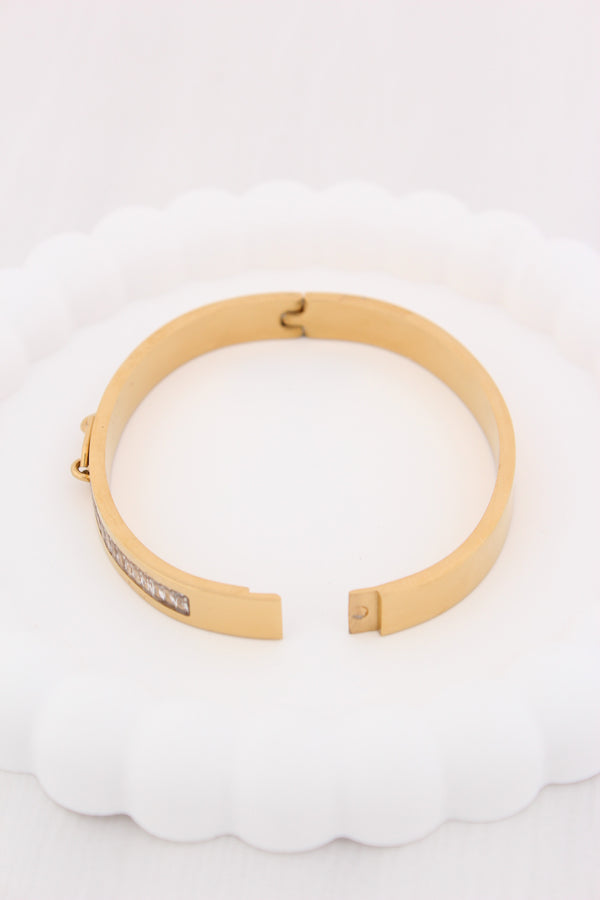 Anti Tarnish Bangle Composed With Stones And Center X Design (ESBA045)