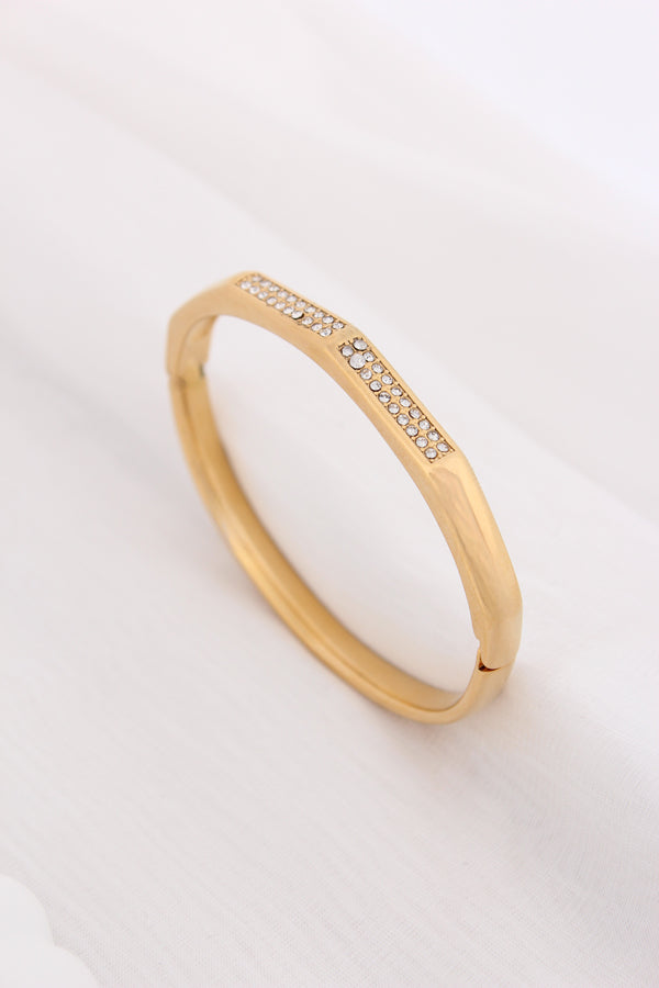 Elegant Gold Bangle With Center Stone In Stainless Steel (BA028)