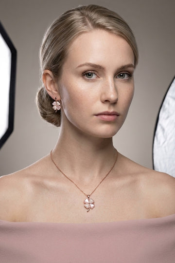 Four Leaf Clover With Stone In Rosegold Polish Necklace