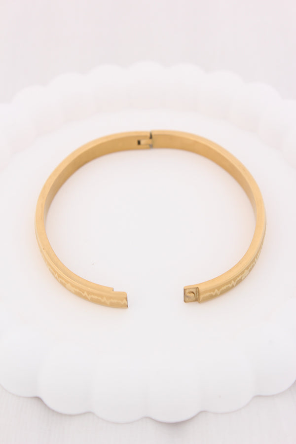 Gold Bangle In Anti Tarnish With Heartbeat (BA037)