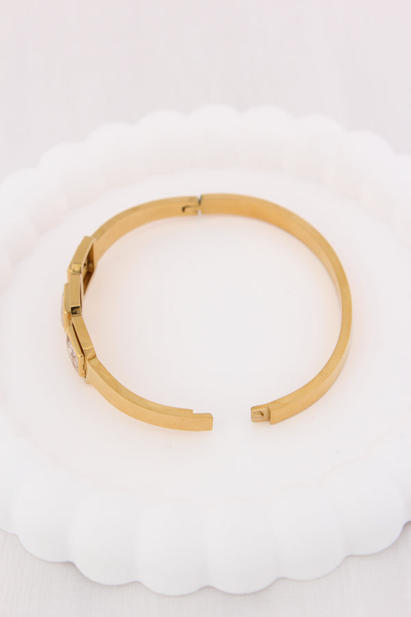 Bangle With Four Clove Leaves Gold Polish Anti Tarnish (ESBA048)