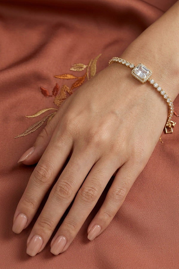 Gold Polish Bracelet With Center Stone Attached (BR017-G)