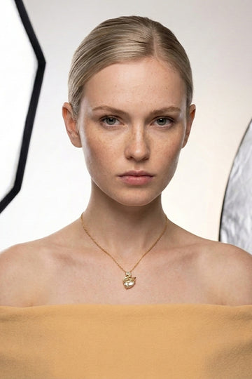 Golden Swan With Stones In Gold Polish Necklace