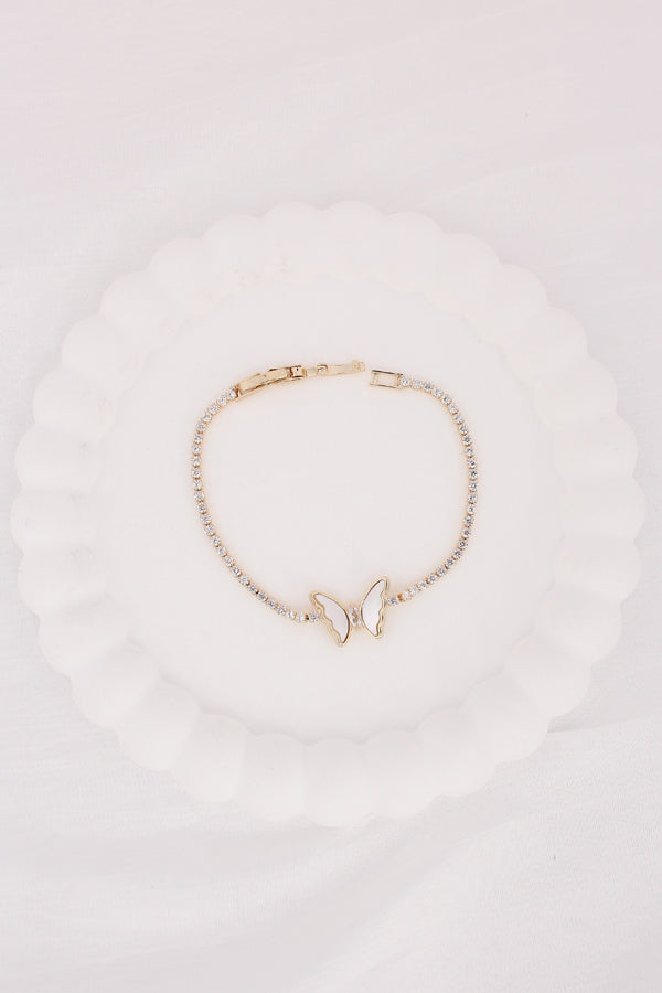 Narrow And Elegant Bracelet In Gold Polish With Attached Butterfly (BR015-G)