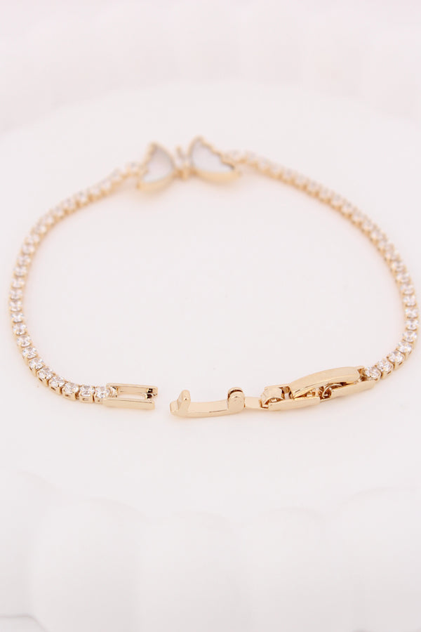 Narrow And Elegant Bracelet In Gold Polish With Attached Butterfly (BR015-G)
