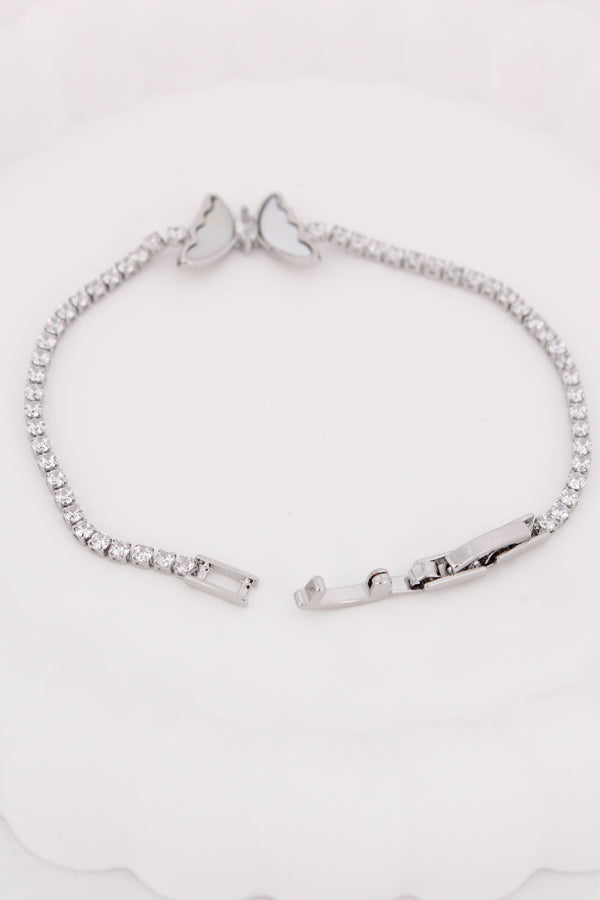 Narrow And Elegant Bracelet In Silver Polish With Attached Butterfly (BR015-S)