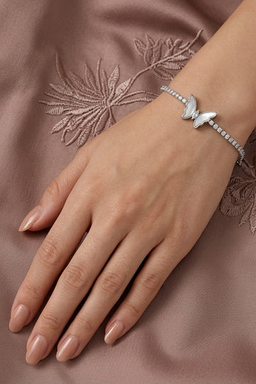 Narrow And Elegant Bracelet In Silver Polish With Attached Butterfly (BR015-S)