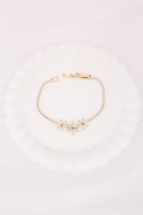Narrow But Elegant Silver Polish Bracelet With Triple Flower Design (BR025-S)