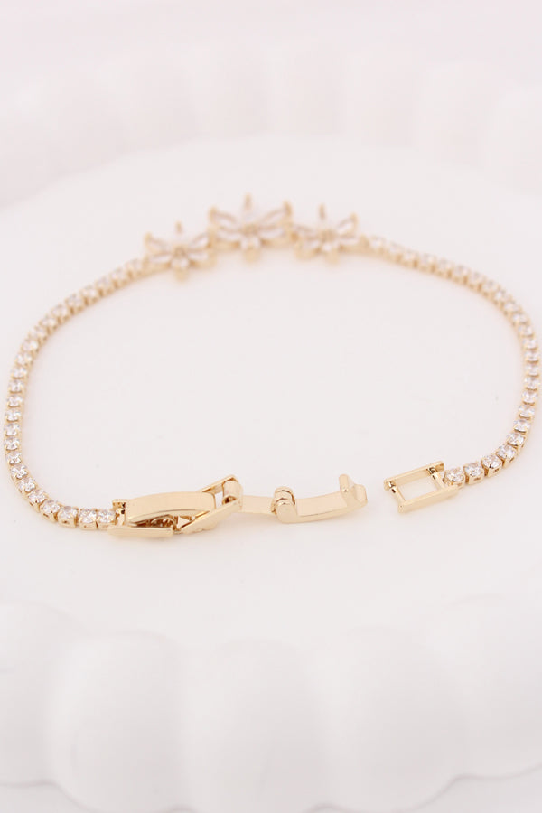 Narrow But Elegant Silver Polish Bracelet With Triple Flower Design (BR025-S)