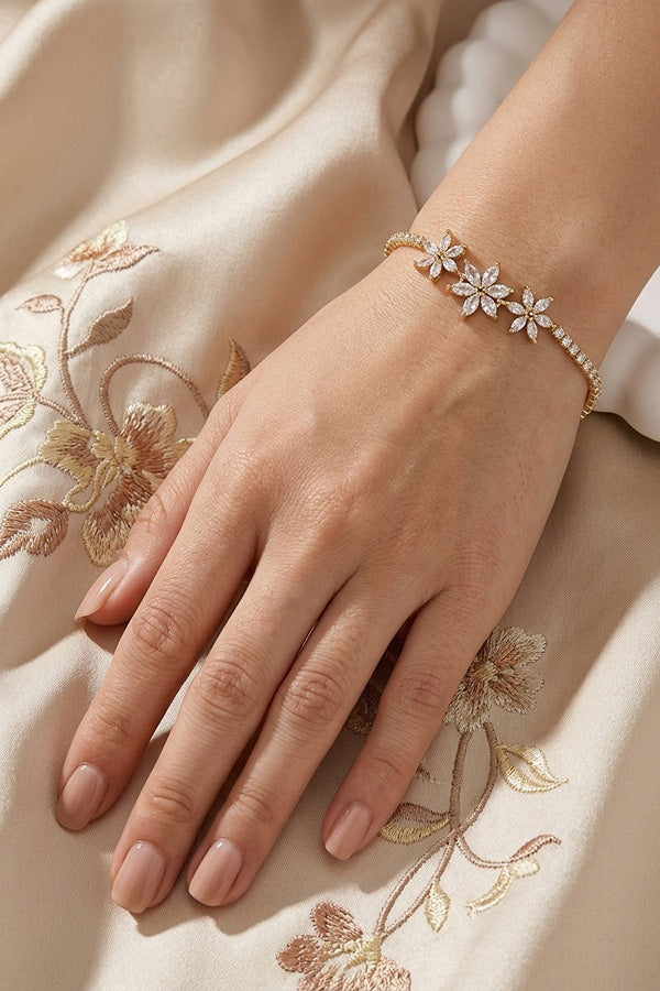 Narrow But Elegant Silver Polish Bracelet With Triple Flower Design (BR025-S)