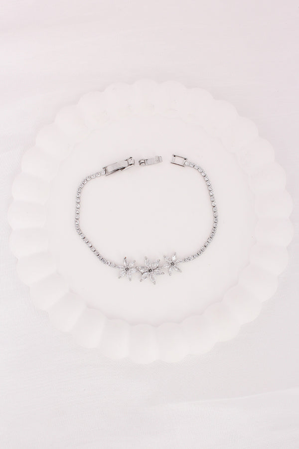 Narrow But Elegant Gold Polish Bracelet With Triple Flower Design (BR025-G)