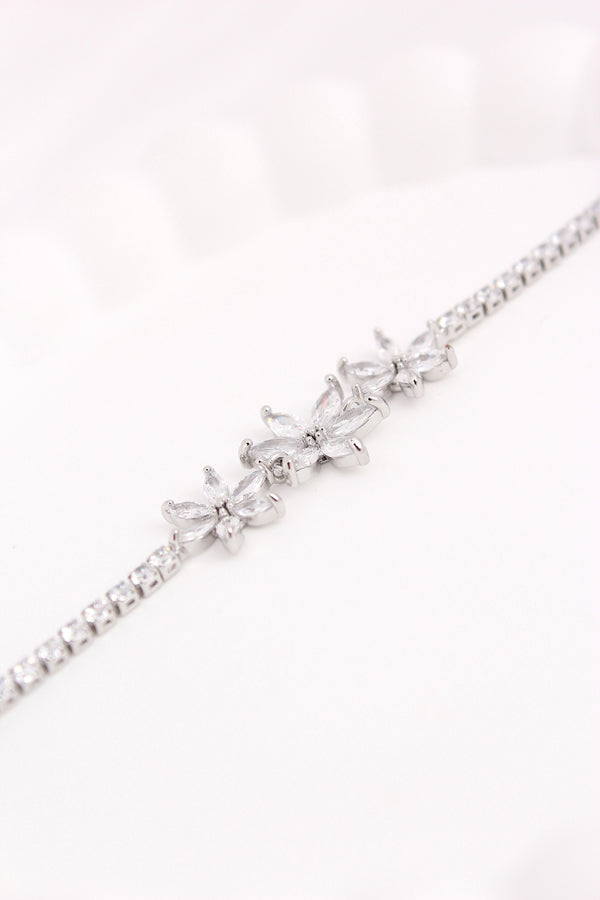 Narrow But Elegant Silver Polish Bracelet With Triple Flower Design (BR025-S)