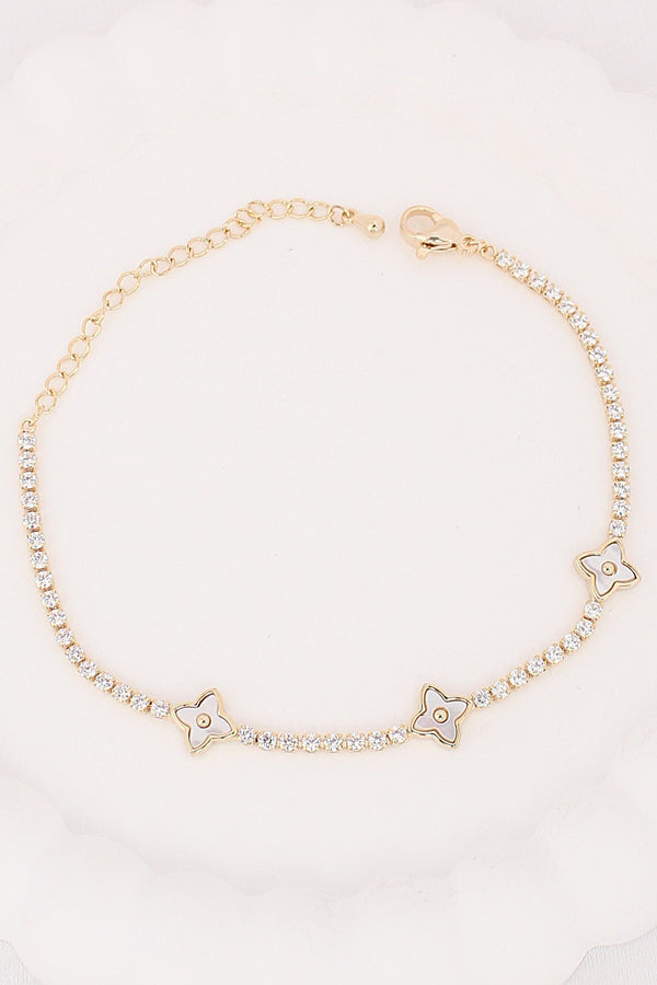 Narrow Gold Anti Tarnish Bracelet With Clovers Attached (BR013-G)