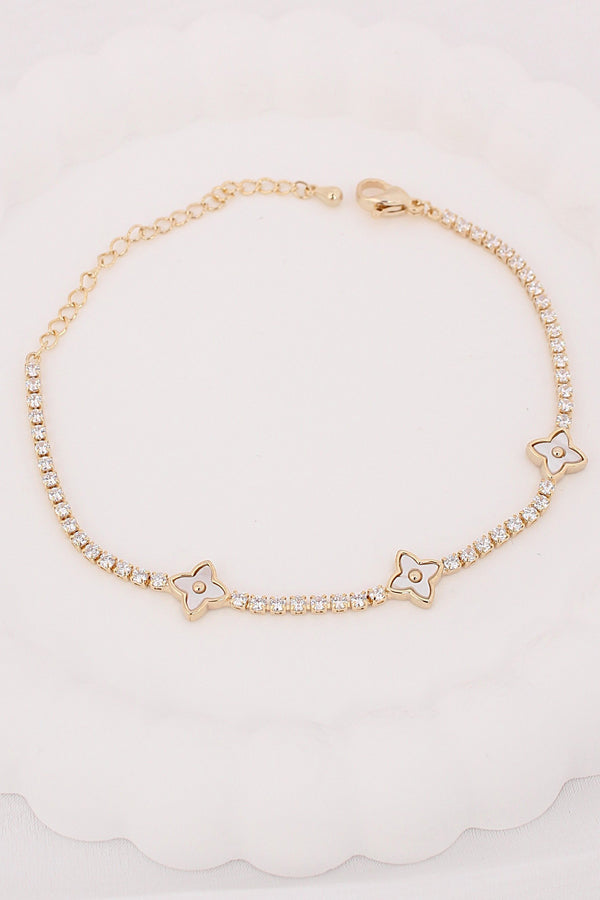 Narrow Gold Anti Tarnish Bracelet With Clovers Attached (BR013-G)