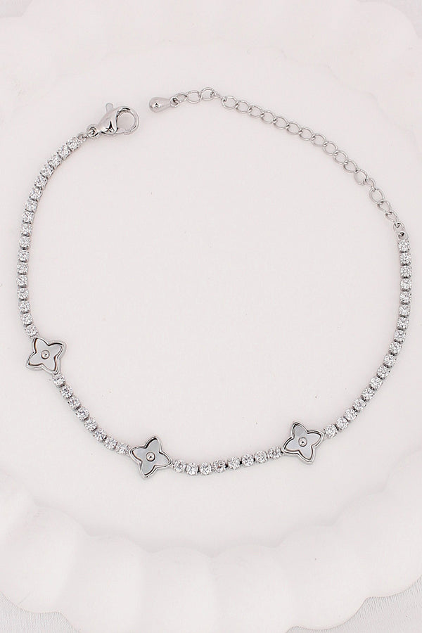 Narrow Silver Anti Tarnish Bracelet With Clovers Attached (BR013-S)