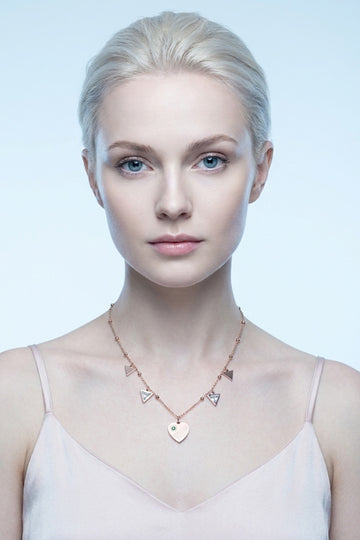 Necklace With Heart And Center Green Stone In Gold Polish