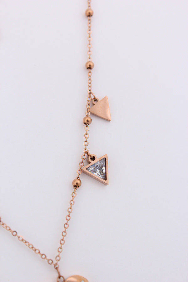 Necklace With Heart And Center Green Stone In Gold Polish (P-010)