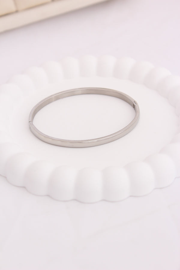 Simple And Elegant Stainless Steel Gold Bangle (BA020)