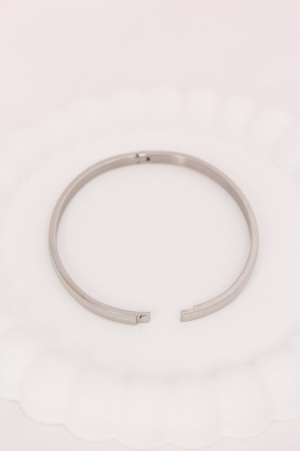 Simple And Elegant Stainless Steel Gold Bangle (BA020)