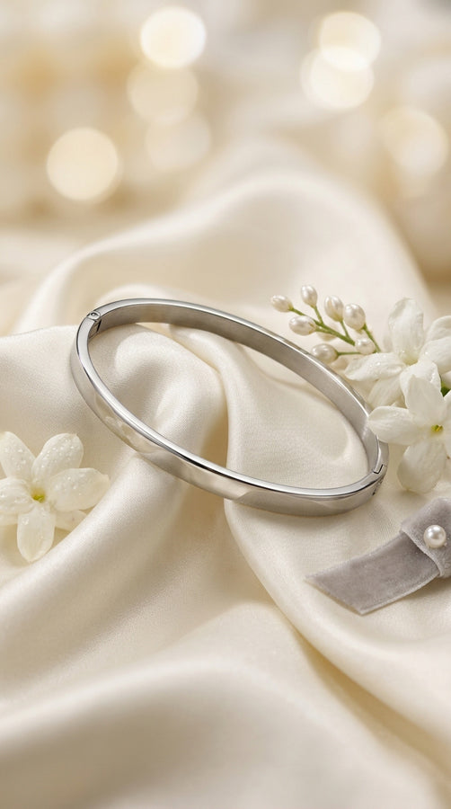 Simple And Elegant Stainless Steel Gold Bangle (BA020)