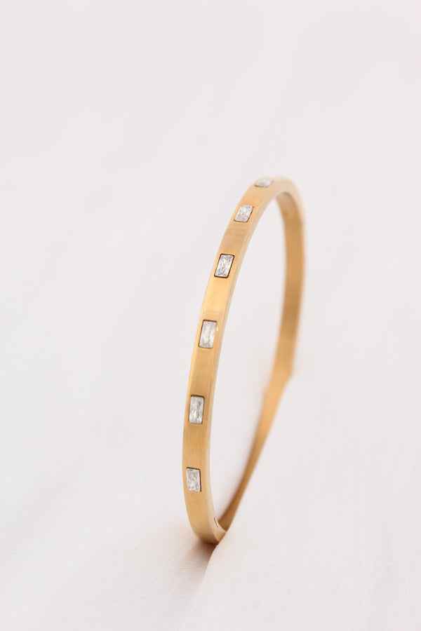 Simple Anti Tarnish Bangle With In Gold Polish With Stones (BA008)