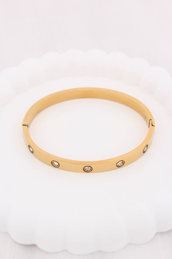 Simple Gold Bangle In Anti Tarnish With Center Stones (BA025-G)