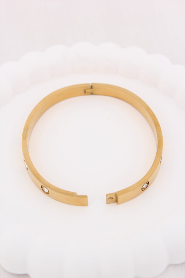 Simple Gold Bangle In Anti Tarnish With Center Stones (BA025-G)
