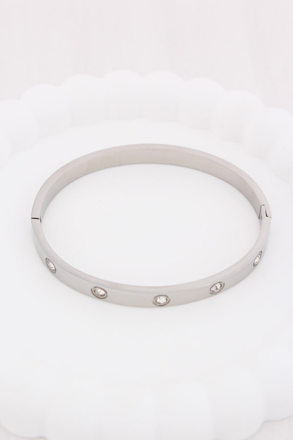Simple Silver Bangle In Anti Tarnish With Center Stones (BA025-S)