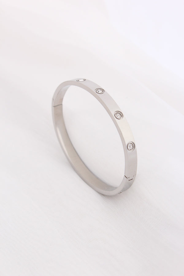 Simple Silver Bangle In Anti Tarnish With Center Stones (BA025-S)