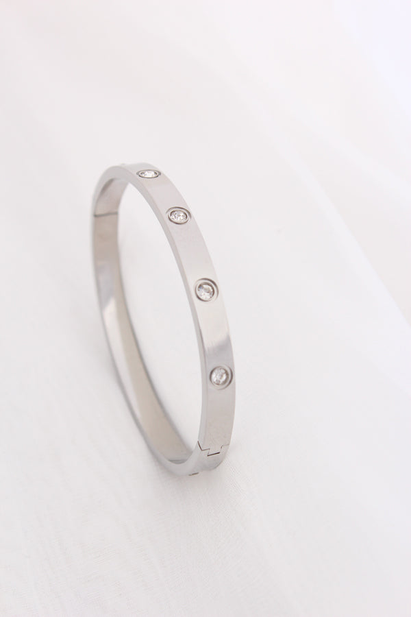 Simple Silver Bangle In Anti Tarnish With Center Stones (BA025-S)