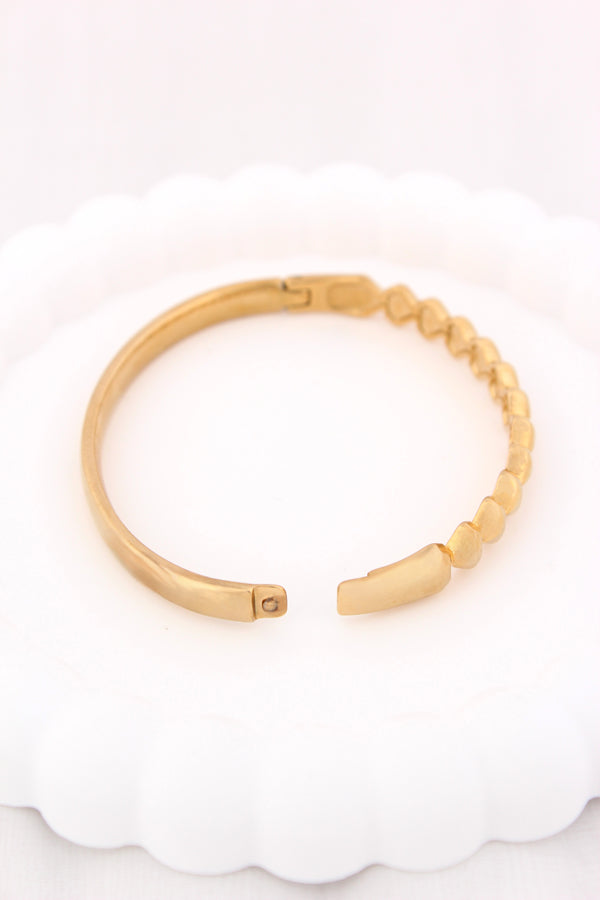 Stainless Steel Gold Bangle Composed With Hearts (BA011)