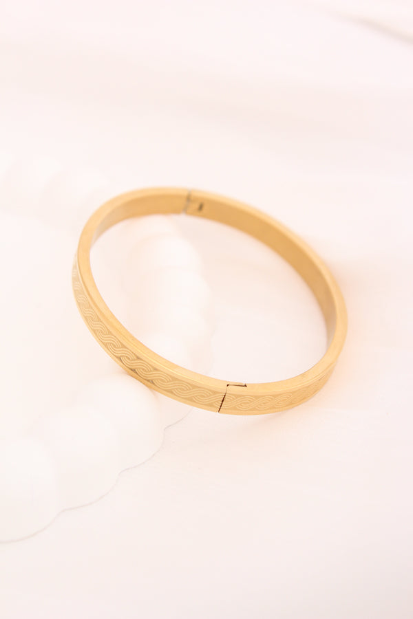 Stainless Steel Gold Bangle With Twist Design (BA040)