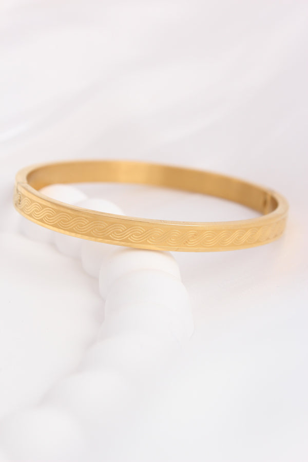 Stainless Steel Gold Bangle With Twist Design (BA040)