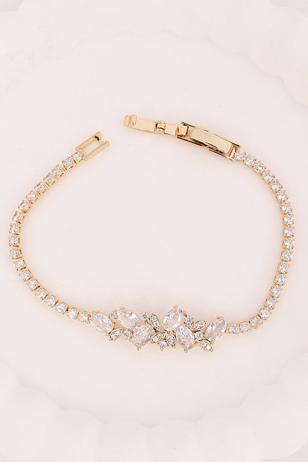 Stunning And Elegant Bracelet With Flower Design Attached (BR024-G)