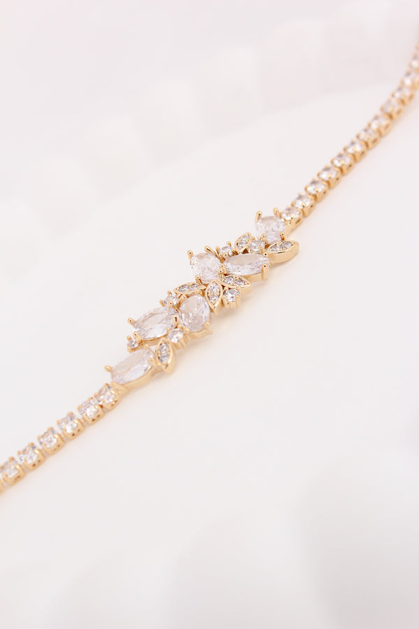 Stunning And Elegant Bracelet With Flower Design Attached (BR024-G)