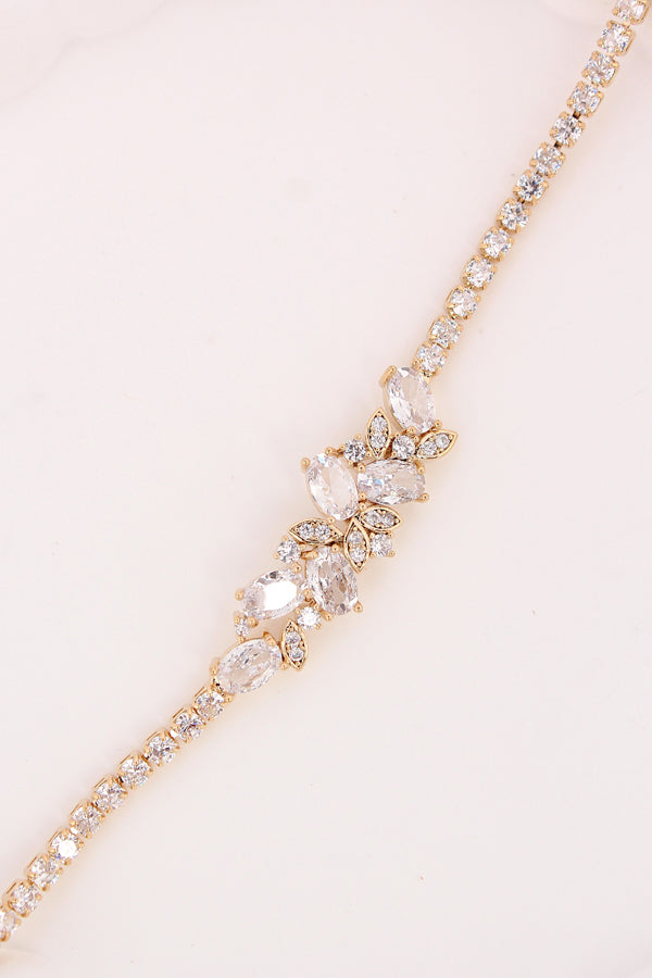 Stunning And Elegant Bracelet With Flower Design Attached (BR024-G)