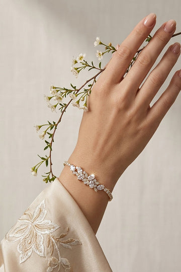 Stunning And Elegant Bracelet With Flower Design Attached (BR024-G)