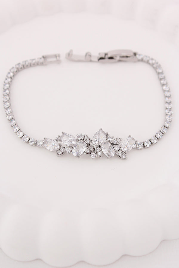 Stunning And Elegant Bracelet With Flower Design Attached (BR024-S)