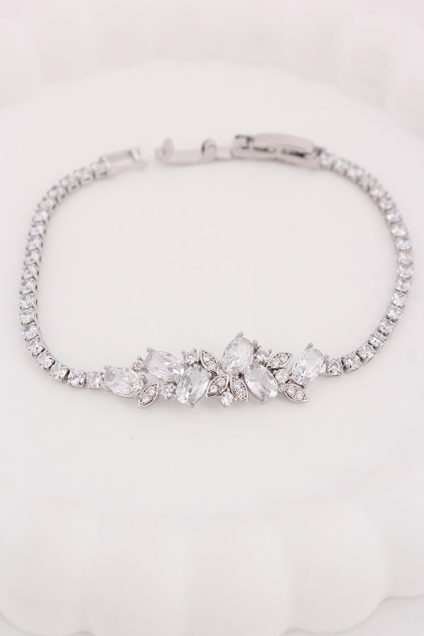 Stunning And Elegant Bracelet With Flower Design Attached (BR024-S)